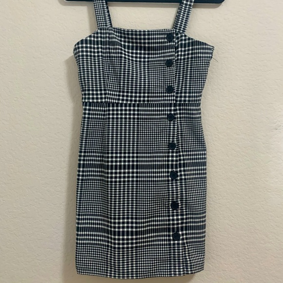 H&M Dresses & Skirts - H&M black & white Plaid Dress w Buttons size Xs